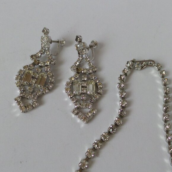 Vintage rhinestone necklace and earrings - Picture 6 of 13